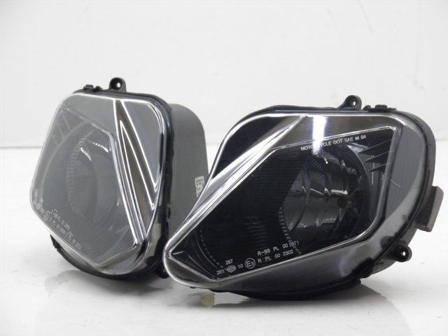 photo de REFLEKTOR PRZEDNI DERBI GP MAX 250 (2006 - 2008) - Widok główny