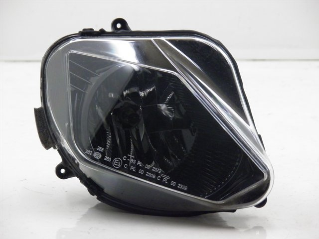 photo de REFLEKTOR PRZEDNI DERBI GP MAX 250 (2006 - 2008) - Szczegół części