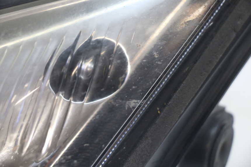 photo de REFLEKTOR PRZEDNI SUZUKI DL V STROM 1000 (2002 - 2007) - Punkty mocowania