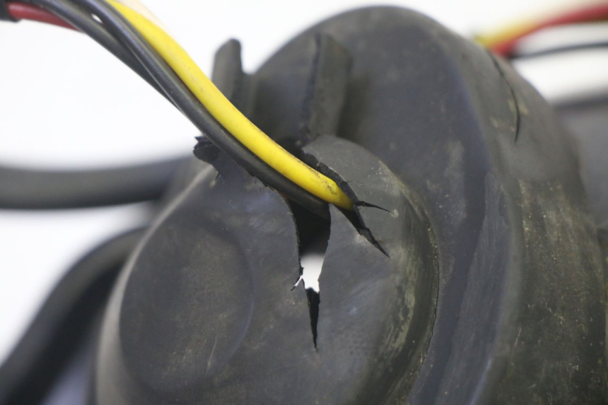 photo de PRAWA LAMPA PRZEDNIA ADIVA AD3 300 (2014 - 2020) - Część sprawdzona