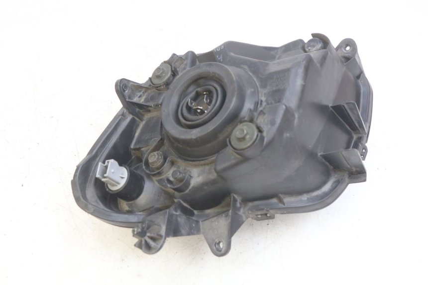 photo de PRAWA LAMPA PRZEDNIA SUZUKI BURGMAN 650 (2002 - 2004) - Zbliżenie techniczne