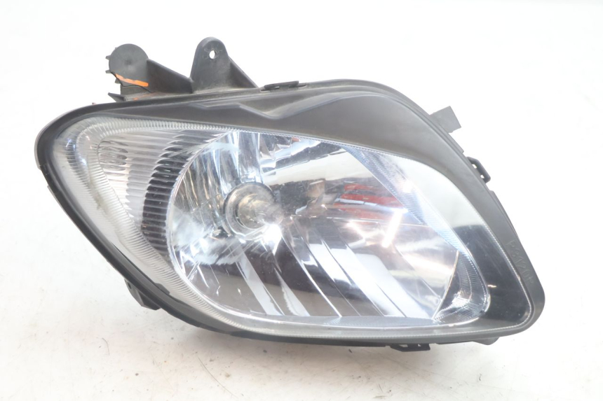 photo de PRZEDNI PRAWY REFLEKTOR SUZUKI BURGMAN EXECUTIVE ABS 650 (2006 - 2012) - Widok główny