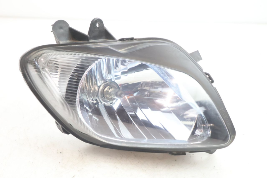 photo de PRZEDNI PRAWY REFLEKTOR SUZUKI BURGMAN EXECUTIVE ABS 650 (2006 - 2012) - Widok główny
