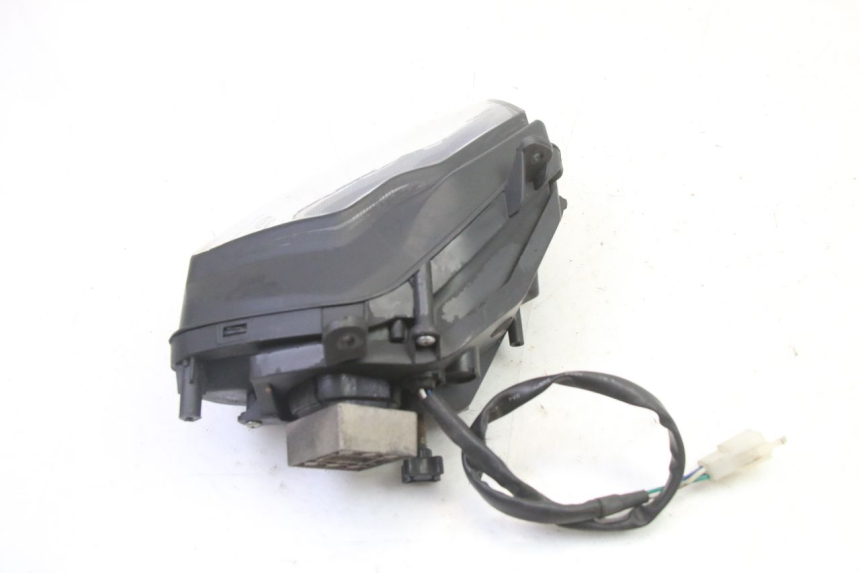 photo de PRAWA LAMPA PRZEDNIA ORCAL CAVARO 4T 50 (2019 - 2023) - Inny kąt widzenia