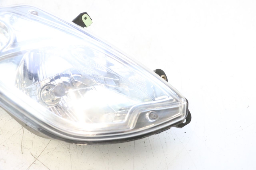 photo de PRAWA LAMPA PRZEDNIA PEUGEOT CITYSTAR 2T 50 (2018 - 2021) - Zoom stanu zużycia
