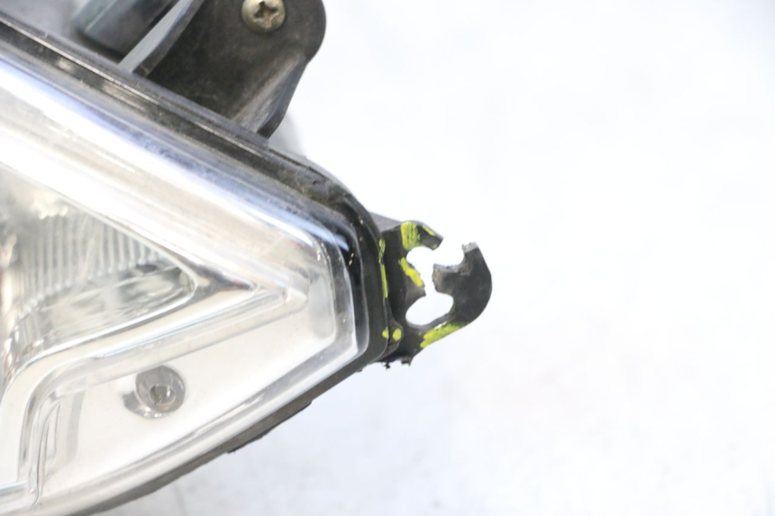 photo de PRAWA LAMPA PRZEDNIA PEUGEOT CITYSTAR 2T 50 (2018 - 2021) - Inny kąt widzenia