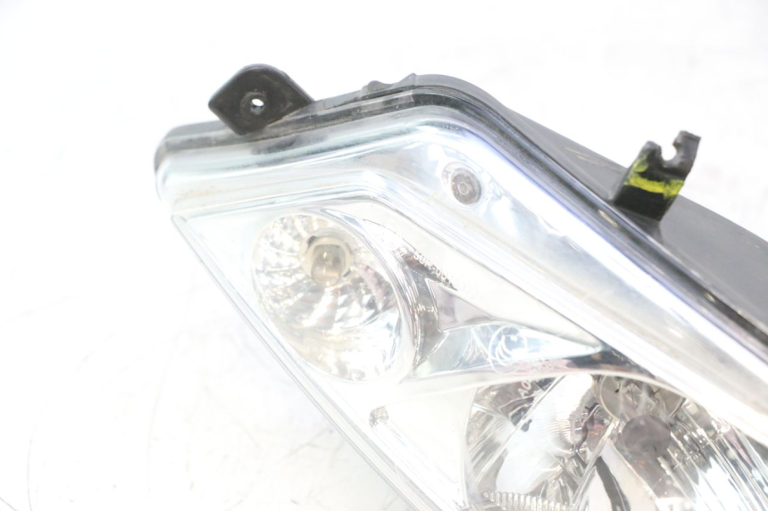 photo de PRAWA LAMPA PRZEDNIA PEUGEOT CITYSTAR 2T 50 (2018 - 2021) - Zbliżenie techniczne