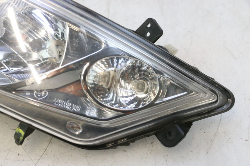 photo de PRAWA LAMPA PRZEDNIA PEUGEOT CITYSTAR 2T 50 (2018 - 2021) - Stan powierzchni