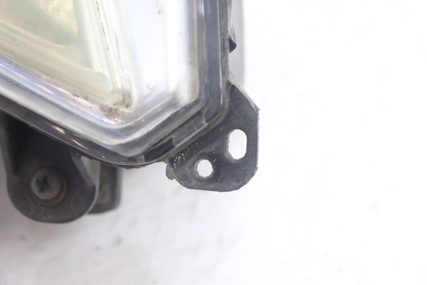 photo de PRAWA LAMPA PRZEDNIA PEUGEOT CITYSTAR 125 (2011 - 2017) - Inny kąt widzenia