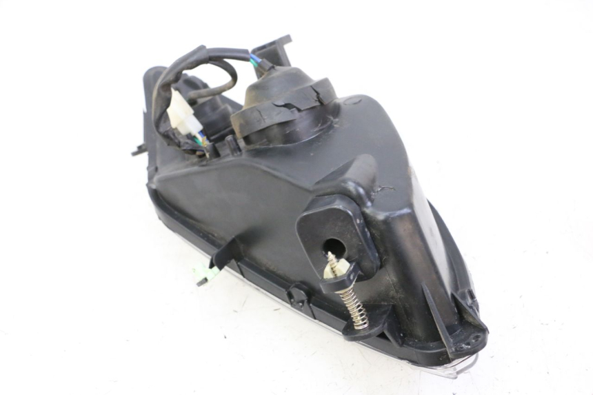 photo de PRAWA LAMPA PRZEDNIA PEUGEOT CITYSTAR 50 (2013 - 2017) - Stan powierzchni