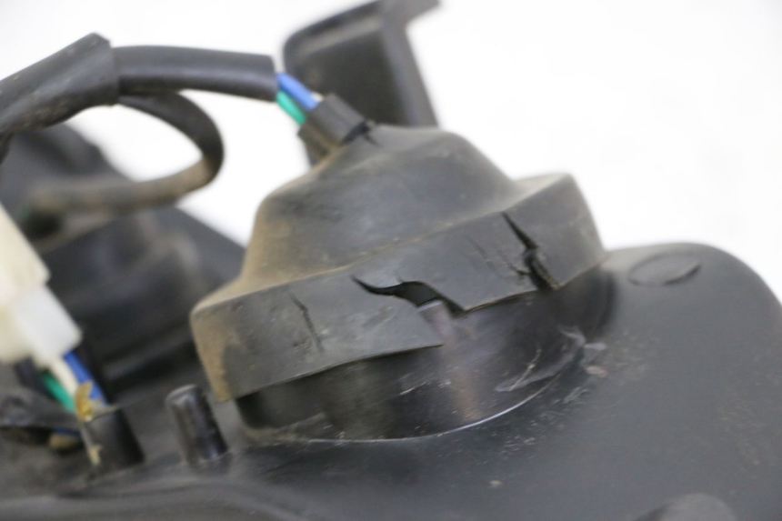 photo de PRAWA LAMPA PRZEDNIA PEUGEOT CITYSTAR 50 (2013 - 2017) - Część sprawdzona