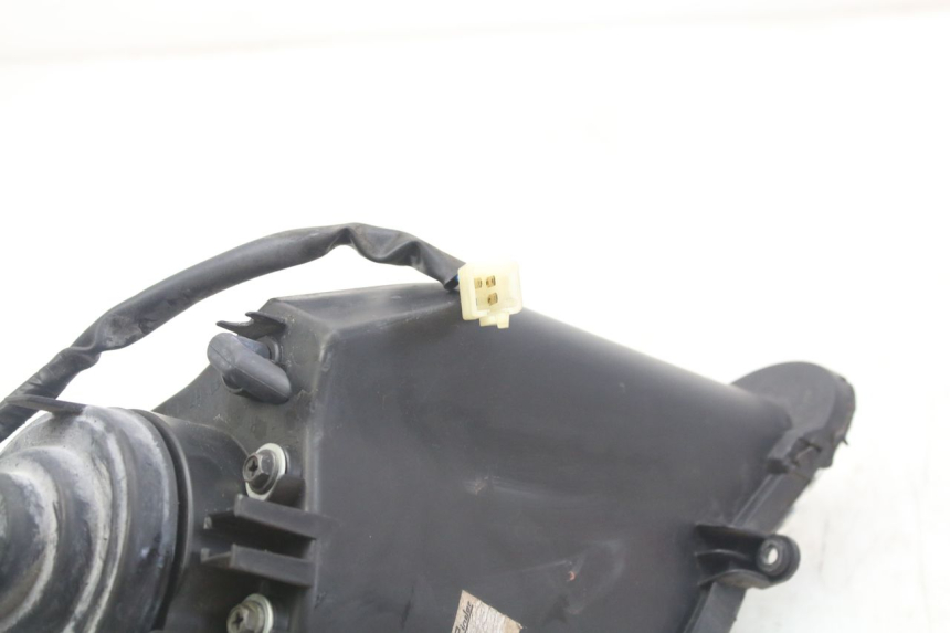 photo de PRAWA LAMPA PRZEDNIA PEUGEOT GEOPOLIS RS 125 (2007 - 2009) - Inny kąt widzenia