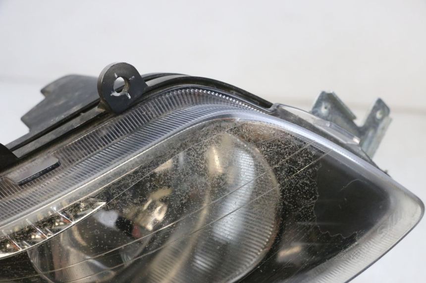 photo de PRAWA LAMPA PRZEDNIA SYM GTS EVO 125 (2009 - 2013) - Inny kąt widzenia