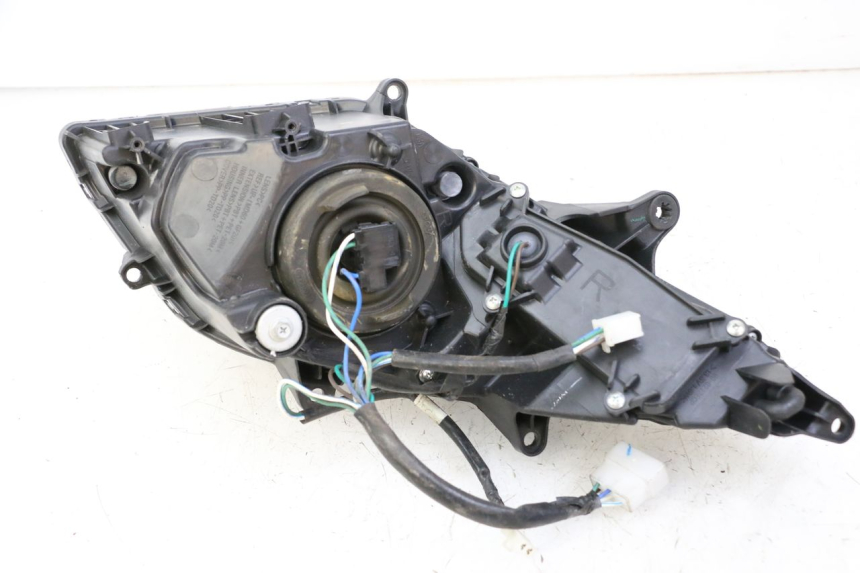 photo de PRAWA LAMPA PRZEDNIA SYM JOYMAX 125 (2010 - 2017) - Zbliżenie techniczne