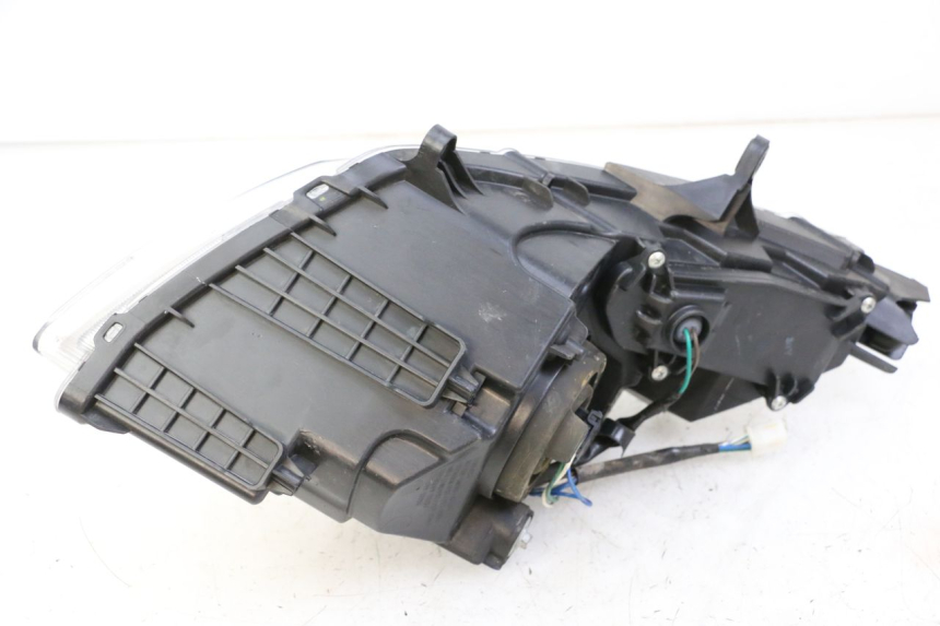 photo de PRAWA LAMPA PRZEDNIA SYM JOYMAX 125 (2010 - 2017) - Oznaczenia i referencje