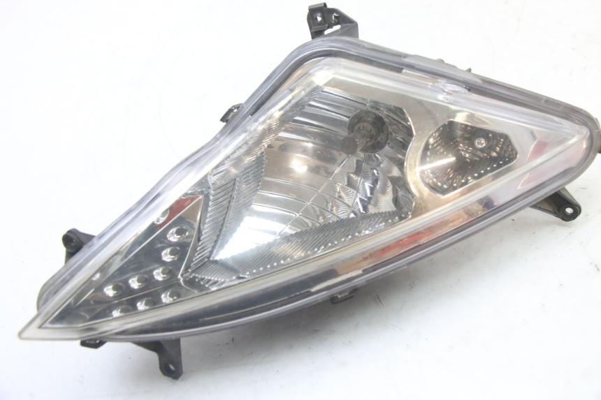 photo de PRAWA LAMPA PRZEDNIA PEUGEOT SPEEDFIGHT 3 LC 2T 50 (2009 - 2015) - Inny kąt widzenia