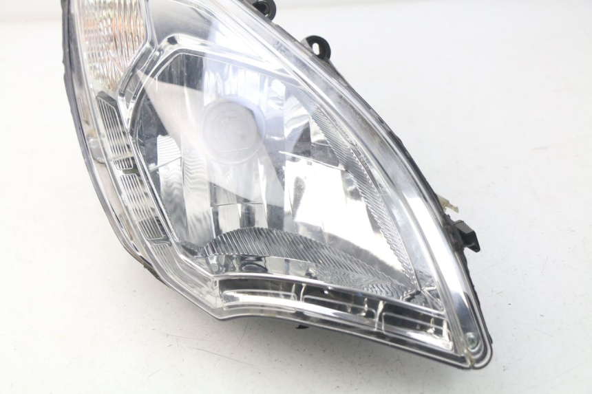 photo de PRAWA LAMPA PRZEDNIA PEUGEOT SATELIS 300 (2012 - 2015) - Zoom stanu zużycia