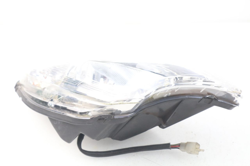 photo de PRAWA LAMPA PRZEDNIA PEUGEOT SATELIS 300 (2012 - 2015) - Zbliżenie techniczne