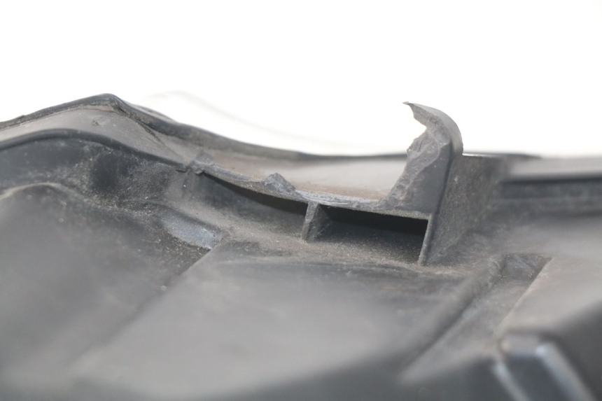 photo de PRAWA LAMPA PRZEDNIA PEUGEOT SATELIS 300 (2012 - 2015) - Stan powierzchni