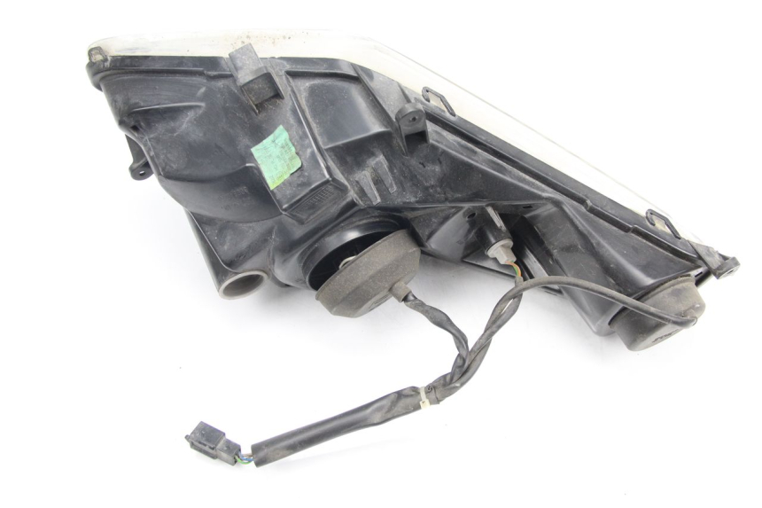 photo de PRAWA LAMPA PRZEDNIA PEUGEOT SATELIS 125 (2006 - 2009) - Punkty mocowania