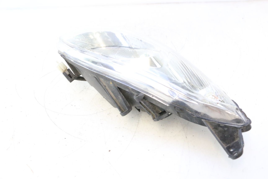 photo de PRAWA LAMPA PRZEDNIA PEUGEOT SATELIS 125 (2013 - 2018) - Zbliżenie komponentów