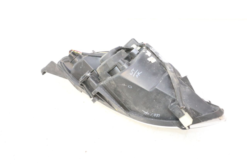 photo de PRAWA LAMPA PRZEDNIA PEUGEOT SATELIS 125 (2013 - 2018) - Zoom stanu zużycia