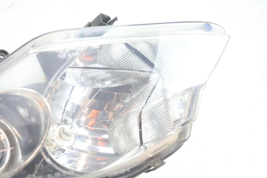 photo de PRAWA LAMPA PRZEDNIA PEUGEOT SATELIS 125 (2006 - 2009) - Zoom stanu zużycia
