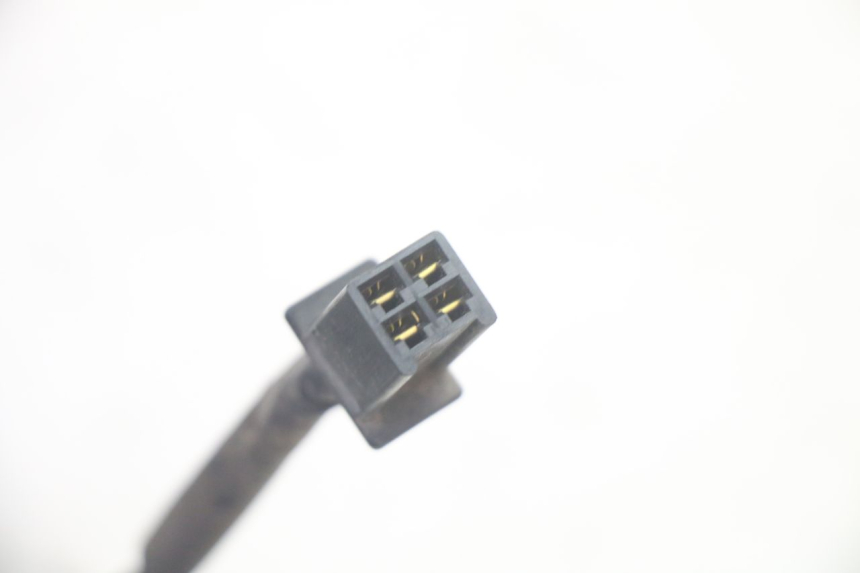 photo de PRAWA LAMPA PRZEDNIA YAMAHA TZR 50 (2008 - 2016) - Zbliżenie techniczne