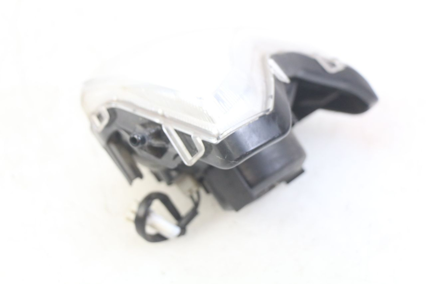 photo de REFLEKTOR PRZEDNI YAMAHA D'ELIGHT DELIGHT 125 (2017 - 2020) - Zbliżenie techniczne