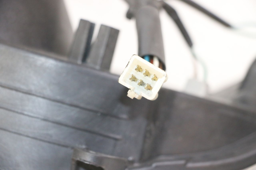 photo de REFLEKTOR PRZEDNI PEUGEOT ELYSTAR 125 (2002 - 2007) - Szczegół części