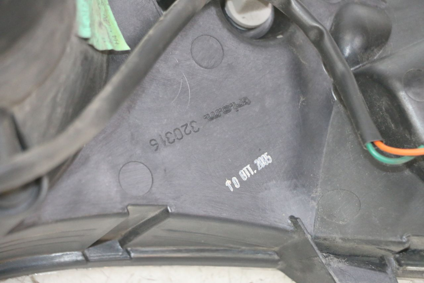 photo de REFLEKTOR PRZEDNI PEUGEOT ELYSTAR 125 (2002 - 2007) - Stan powierzchni