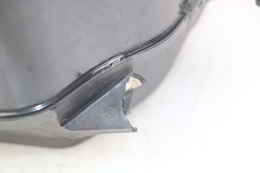 photo de REFLEKTOR PRZEDNI HONDA FES PANTHEON 2T 125 (1998 - 2002) - Szczegóły charakterystyczne