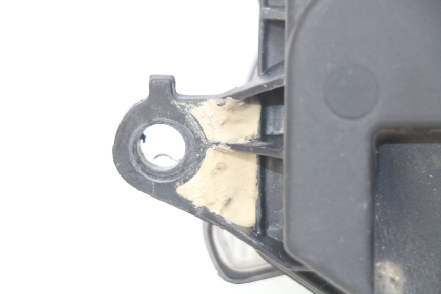 photo de REFLEKTOR PRZEDNI HONDA FES PANTHEON 2T 125 (1998 - 2002) - Stan powierzchni