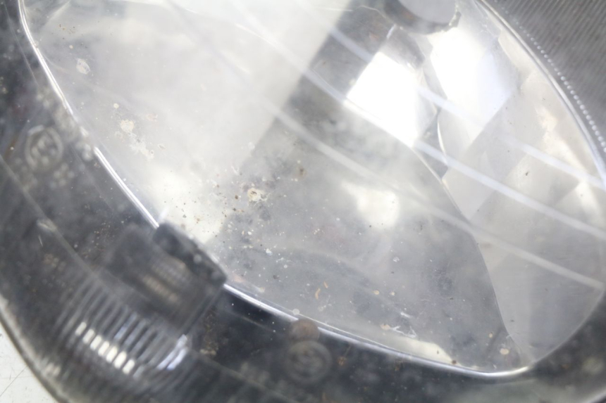 photo de REFLEKTOR PRZEDNI HONDA FES PANTHEON 2T 125 (1998 - 2002) - Struktura - zbliżenie