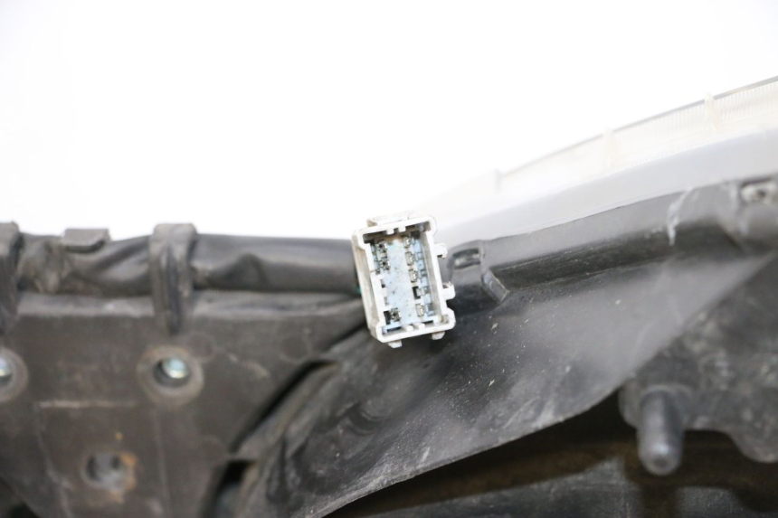 photo de REFLEKTOR PRZEDNI HONDA FES S-WING SWING ABS 125 (2007 - 2015) - Widok ogólny