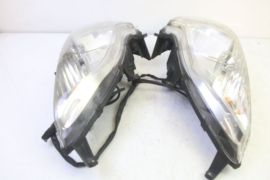 photo de REFLEKTOR PRZEDNI HONDA FES S-WING SWING ABS 125 (2007 - 2015) - Widok ogólny