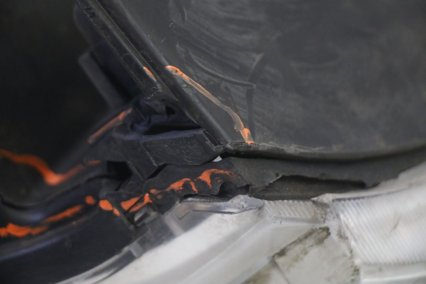 photo de REFLEKTOR PRZEDNI HONDA FES S-WING SWING ABS 125 (2007 - 2015) - Oznaczenia i referencje