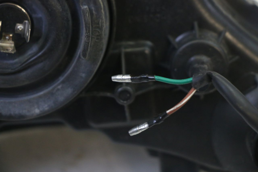 photo de REFLEKTOR PRZEDNI STAHO FH 50 (2018 - 2019) - Szczegóły charakterystyczne