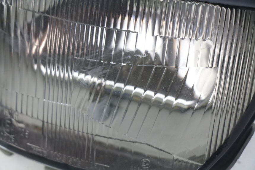 photo de REFLEKTOR PRZEDNI YAMAHA FJ 3CX 1200 (1986 - 1996) - Zoom stanu zużycia