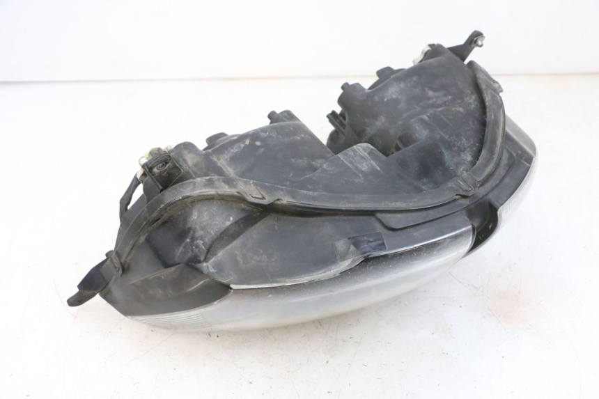 photo de REFLEKTOR PRZEDNI YAMAHA FJR ABS 1300 (2006 - 2012) - Widok z bliska