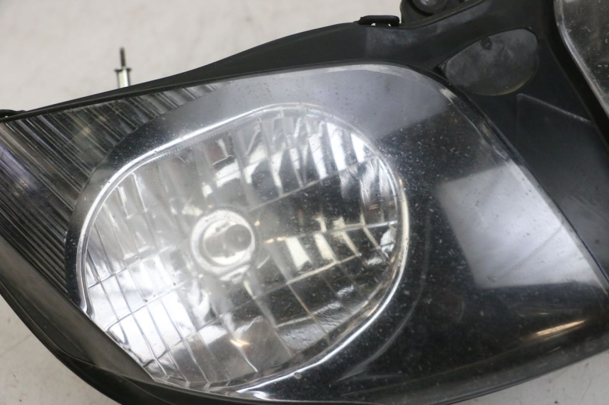 photo de REFLEKTOR PRZEDNI YAMAHA FJR ABS 1300 (2006 - 2012) - Zoom stanu zużycia