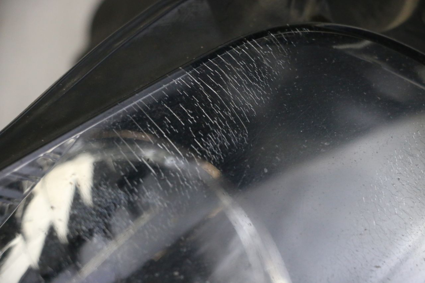 photo de REFLEKTOR PRZEDNI YAMAHA FJR ABS 1300 (2006 - 2012) - Widok ogólny