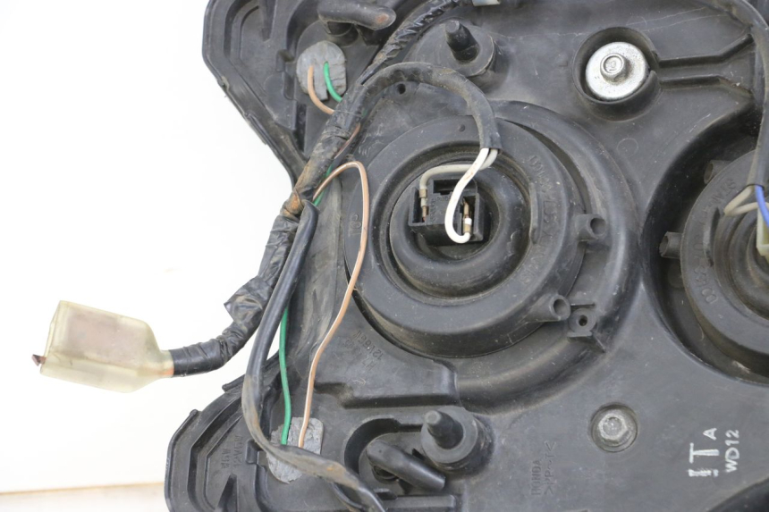 photo de REFLEKTOR PRZEDNI HONDA FJS SILVER WING SILVERWING 400 (2005 - 2008) - Zoom stanu zużycia