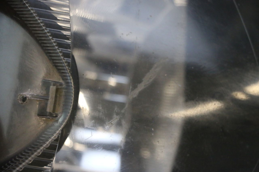 photo de REFLEKTOR PRZEDNI HONDA FJS SILVER WING SILVERWING 400 (2005 - 2008) - Punkty mocowania