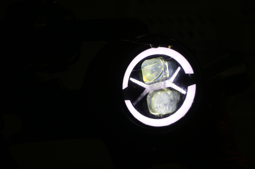 photo de REFLEKTOR PRZEDNI VENESI FLY RETRO 4T 50 (2020 - 2025) - Inny kąt widzenia