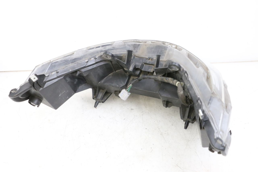 photo de REFLEKTOR PRZEDNI HONDA FORZA 125 (2015 - 2016) - Szczegóły charakterystyczne