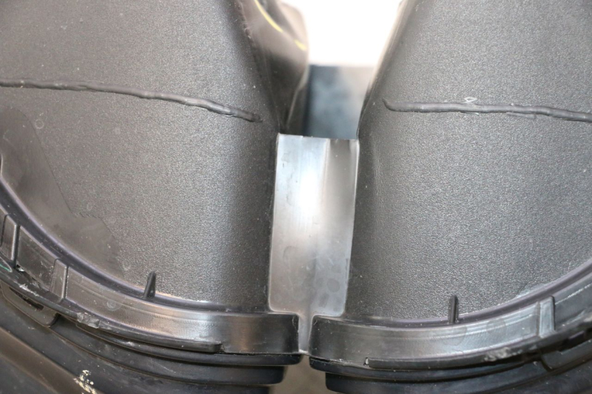 photo de PRZEDNIA LAMPA YAMAHA FZ8 800 (2010 - 2016) - Zbliżenie techniczne