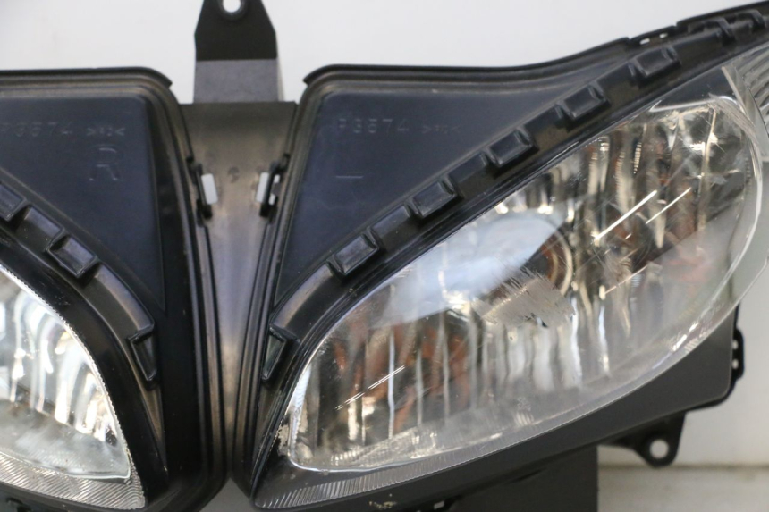 photo de PRZEDNIA LAMPA YAMAHA FZ8 800 (2010 - 2016) - Inny kąt widzenia