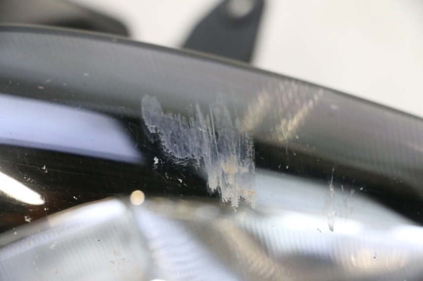 photo de PRZEDNIA LAMPA YAMAHA FZ8 800 (2010 - 2016) - Oznaczenia i referencje