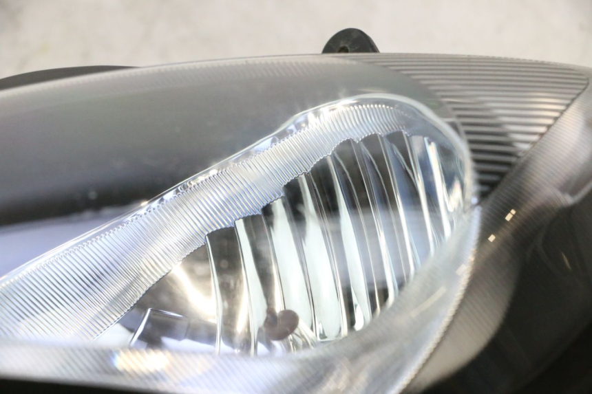 photo de LEWY PRZEDNI REFLEKTOR SUZUKI BURGMAN EXECUTIVE ABS 650 (2006 - 2012) - Szczegół części